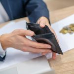 Troppi Debiti? Scopri le Soluzioni per Non Pagare Più Tutto